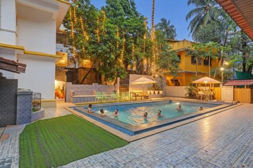 Bazén v ubytování FabHotel 22 Squares Living Spaces - Nr Calangute Beach nebo v jeho okolí