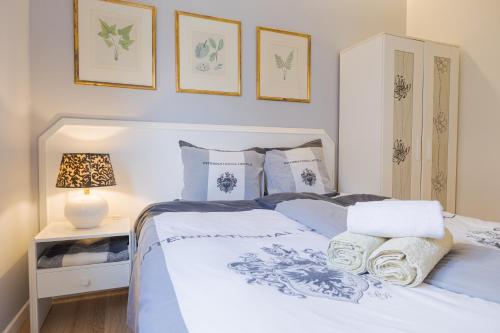 Central Funchal Apartment - GARDEN - Free Parking & AC