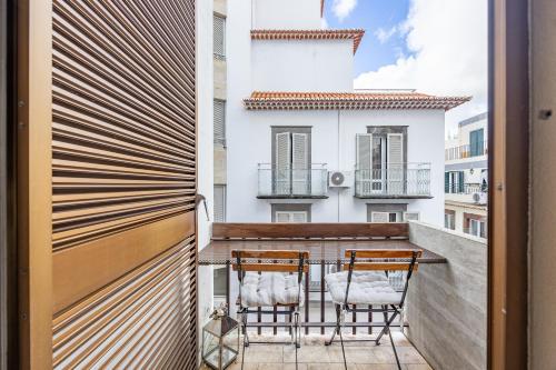 Central Funchal Apartment - GARDEN - Free Parking & AC