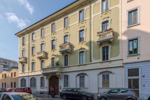 Pomponazzi 19 Two-room apartment in the Bocconi area