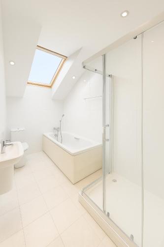 Koupelna v ubytování Entire 3 Bed Apartment in Kinsale, Cork