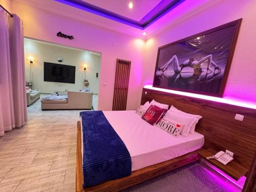 Ένα ή περισσότερα κρεβάτια σε δωμάτιο στο Djuba Guest House