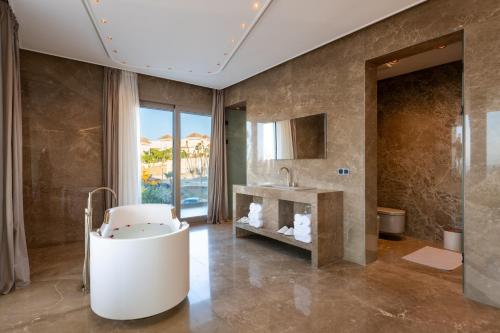 Koupelna v ubytování Le Bleu Resort - Luxury Villa Tangier