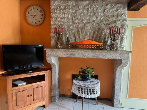 Μια τηλεόραση ή/και κέντρο ψυχαγωγίας στο Chez Manon