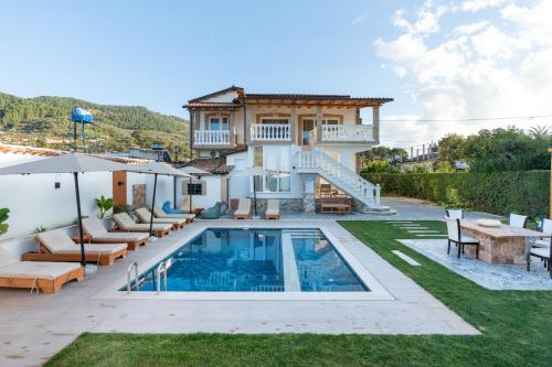 Villa Lejzo - Swimming Pool