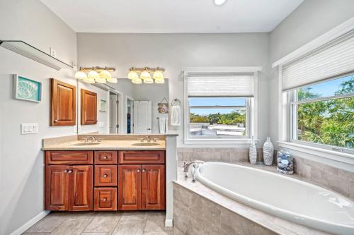 Ένα μπάνιο στο The Sun Dial - 827