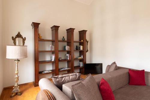 Trilussa Classy Terrace Apartment by RomeLoft