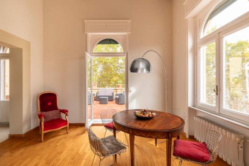 Trilussa Classy Terrace Apartment by RomeLoft