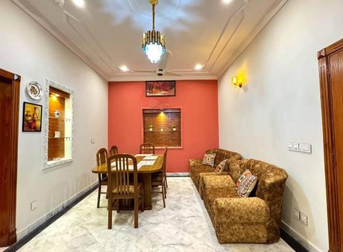 Posezení v ubytování Godown Palace Guest House