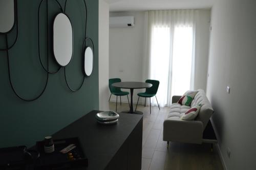 Χώρος καθιστικού στο OFF 32 Suites