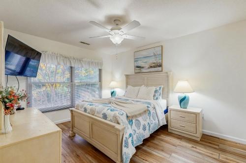 Postel nebo postele na pokoji v ubytování Sea Colony --- 18003 Lakeview Ct