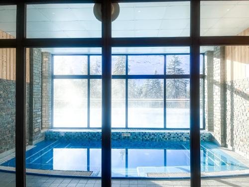 Beautiful one-bedroom apartment with fireplace and stunning views photo 3