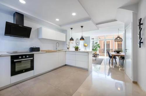 Triplex in the Heart of Málaga