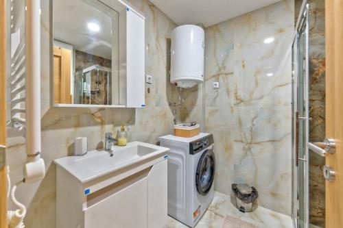 Ένα μπάνιο στο Vip Nadja