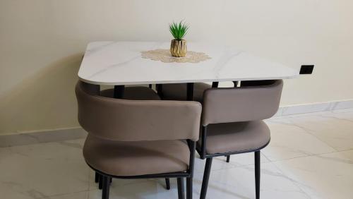 Ảnh trong thư viện ảnh của Royal Apartment ở Magboro-Akeran