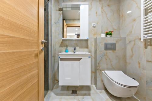 Ένα μπάνιο στο Vip Ema 112