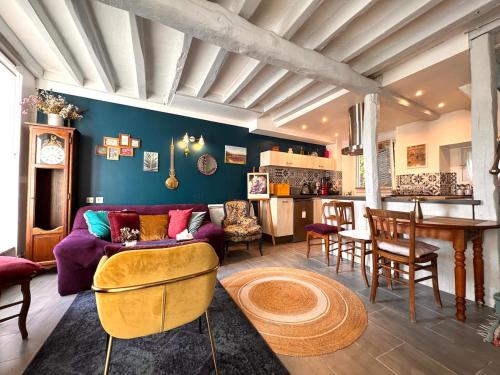 Posezení v ubytování La Maison Poème - 10 min from Fontainebleau