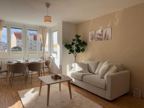 2BR, Balcony, Central, Donau, U6 & S-Bahn - BRN 16