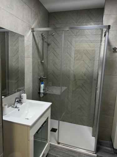 Apartamento 5 a 3 min caminando de la Estación de Bus y Tren María Zambrano 5