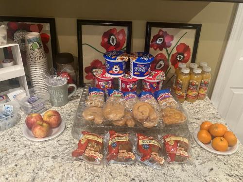 Jídlo v hostelu nebo okolí