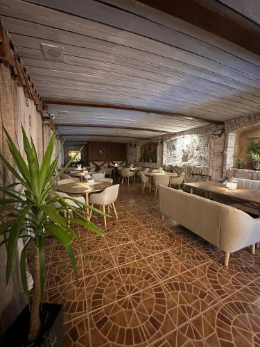 Nhà hàng/khu ăn uống khác tại Готель Прага Іршава