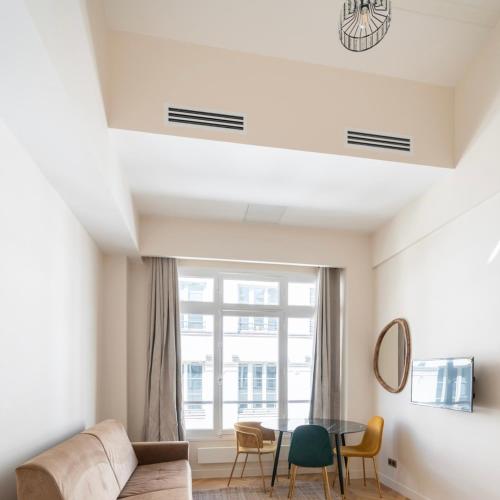 Spacious Paris Duplex for 4 Near Bastille
