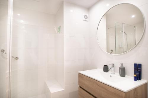Apartment with balcony, pool and beach nearby REMS photo 12