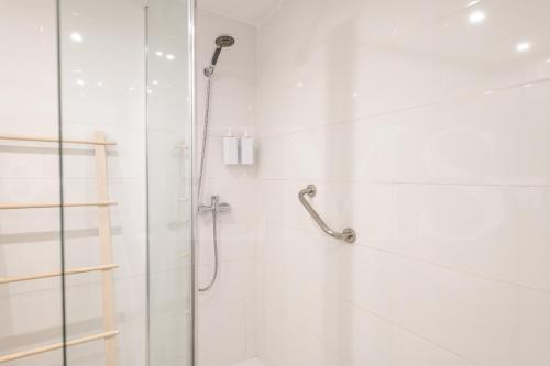 Apartment with balcony, pool and beach nearby REMS photo 4