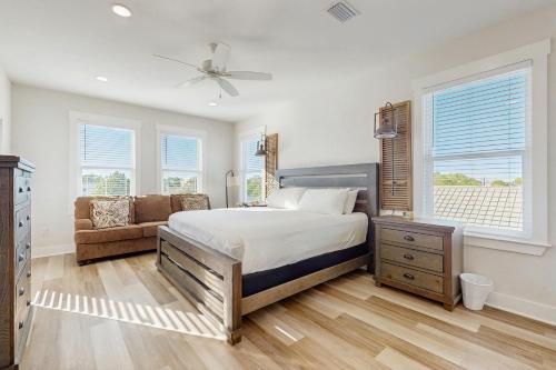 Postel nebo postele na pokoji v ubytování Bay to Breakers