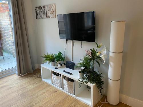 Μια τηλεόραση ή/και κέντρο ψυχαγωγίας στο Luxury home from home 2