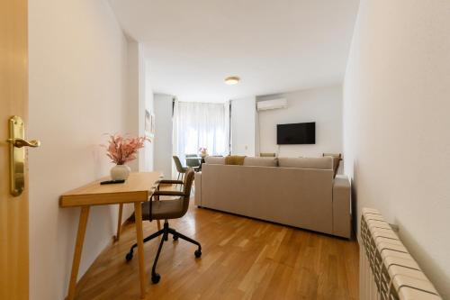 Vivienda con estilo 2 dormitorios, Piscina y todo el confort Temporal HOR1K1B