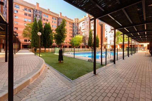 Vivienda con estilo 2 dormitorios, Piscina y todo el confort Temporal HOR1K1B