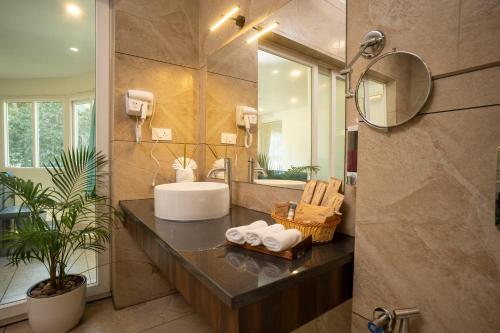 Koupelna v ubytování Eeleem Resorts and Spa, Munnar