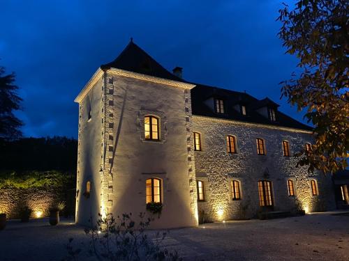 Domaine de Cazal - Chambres d'Hôtes de charme avec piscine au cœur de 26 hectares de nature préservée