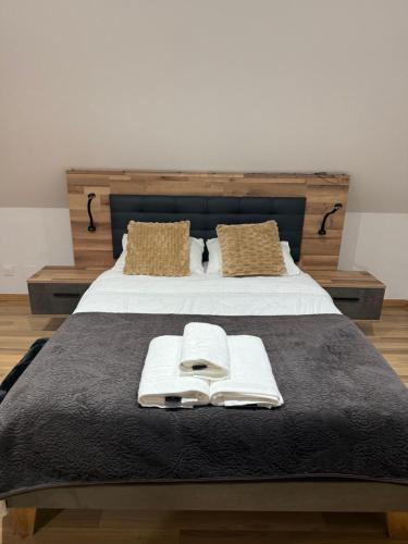 Ένα ή περισσότερα κρεβάτια σε δωμάτιο στο LairPure