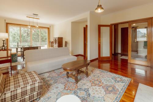 Botanic Garden Terrace Apartment by Vacationy