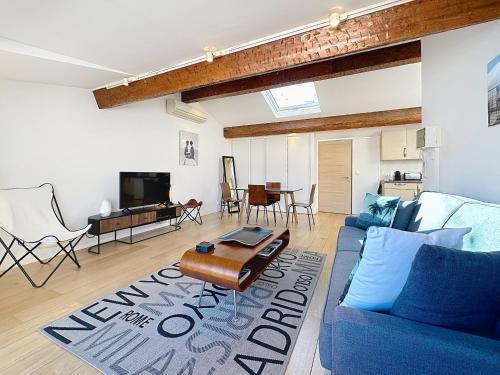 Rooftop terrasse 1 bedroom in rue d'Antibes, 5 min from the Croisette 214