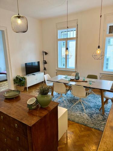 Marschall Top 10 Stilvoll wohnen mit kleinem Balkon im Herzen von Graz