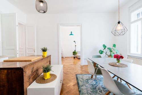 Φωτογραφία από το άλμπουμ του Marschall Top 10 στο Γκρατς