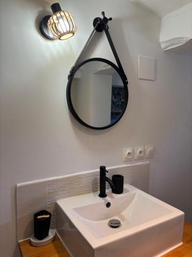 Φωτογραφία από το άλμπουμ του Maisonnette rénovée en campagne σε Velleron