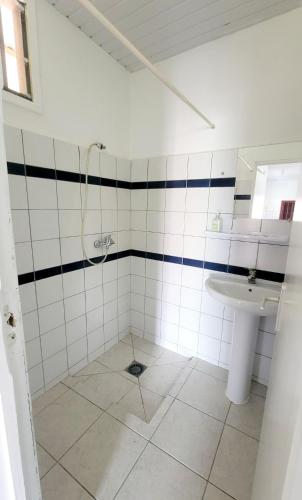 Nice Home T4 tesisinde bir banyo