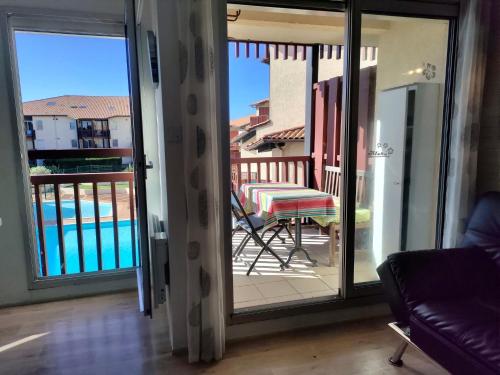 T2 Vue Piscine et Lac