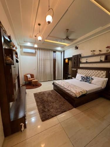 Postel nebo postele na pokoji v ubytování Kikki & Mikki Stay