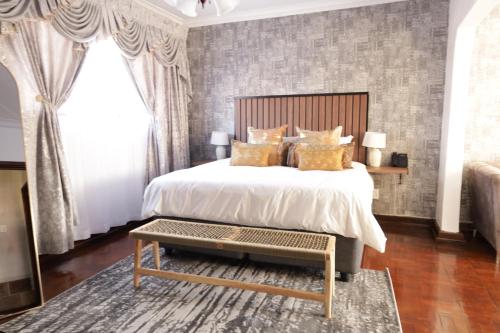 Afbeelding uit fotogalerij van GBL Reine Chateau in Polokwane