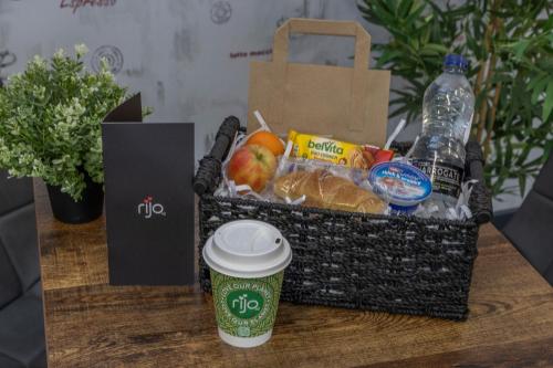 Jídlo v aparthotelu nebo okolí