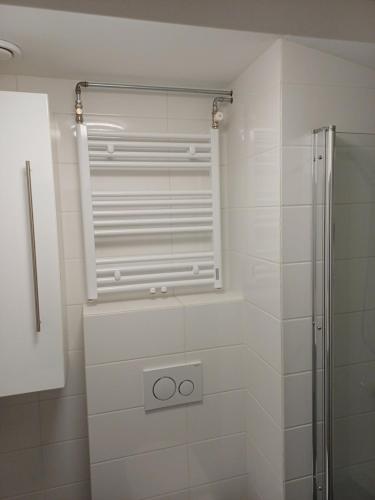 Koupelna v ubytování Vrije Vogels nu ook met verwarmde badkamer