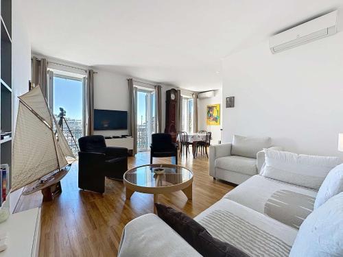 Luxury 1 bedroom Quai St Pierre 2 mins from the Palais & Croisette 269