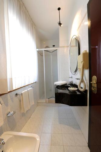 Gallery image of Hotel Regent - In pieno Centro in San Benedetto del Tronto