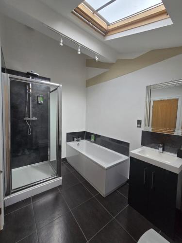 City Centre Luxury Apartment photo 30