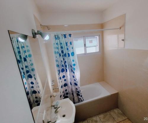 Koupelna v ubytování Leguizamon Depto